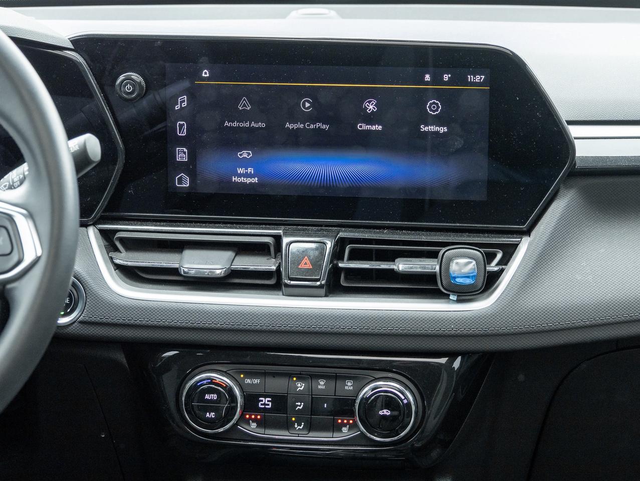 2024 Chevrolet TrailBlazer AWD – True North   Sunroof   Heated Seats Photo