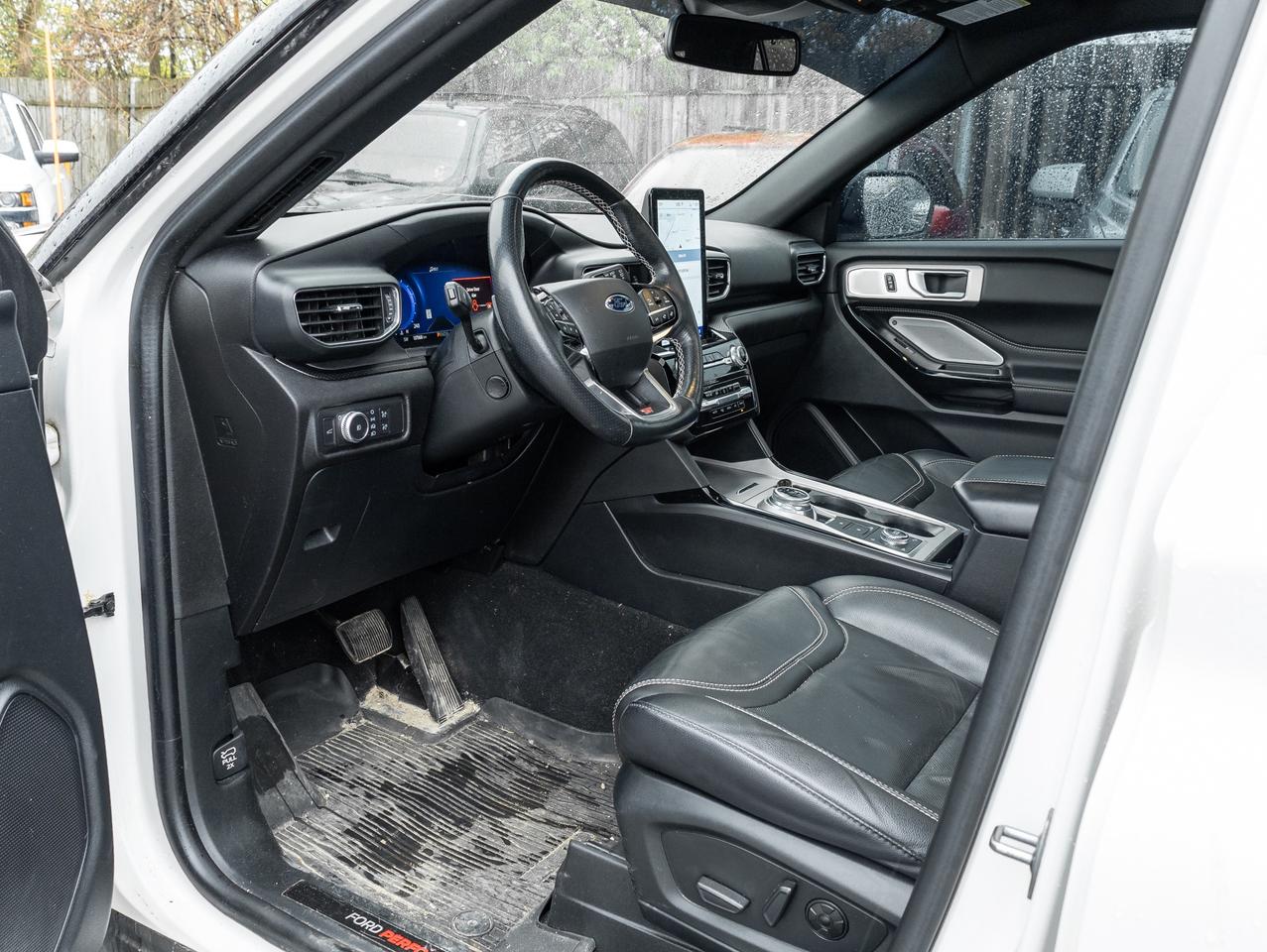 2022 Ford Explorer V6   Premium Package   CLEAN CARFAX Photo