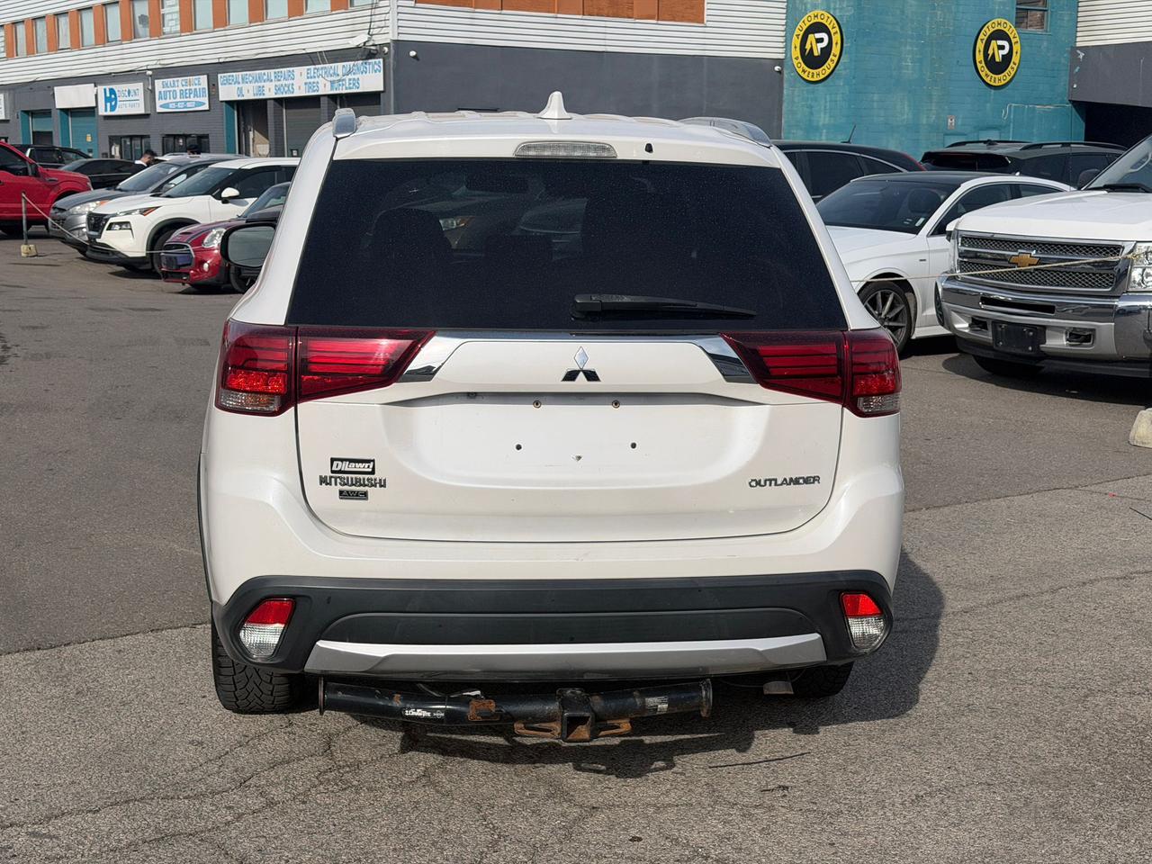 2018 Mitsubishi Outlander SE Photo