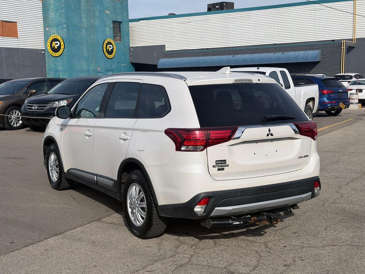 2018 Mitsubishi Outlander SE Photo