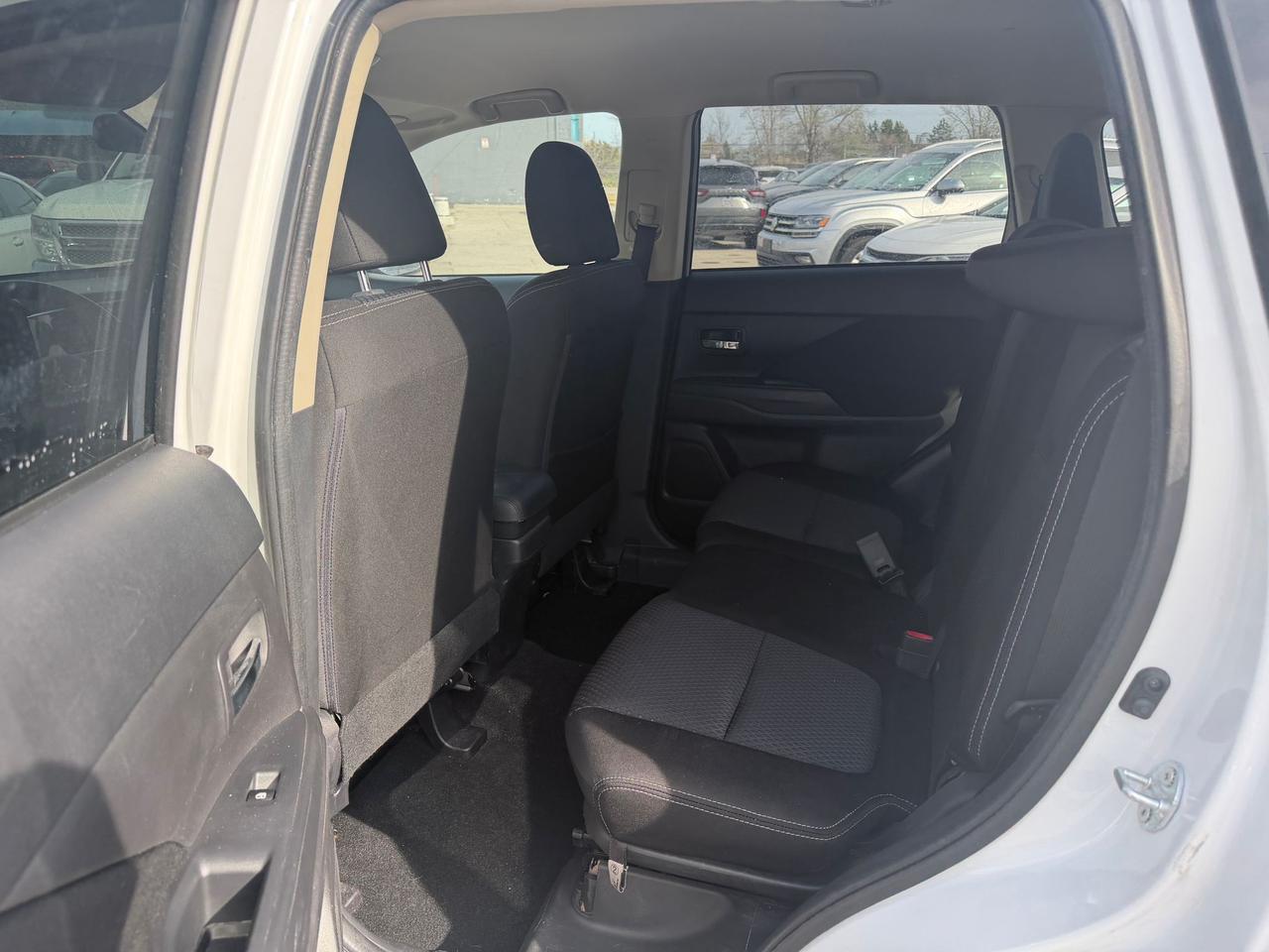 2018 Mitsubishi Outlander SE Photo
