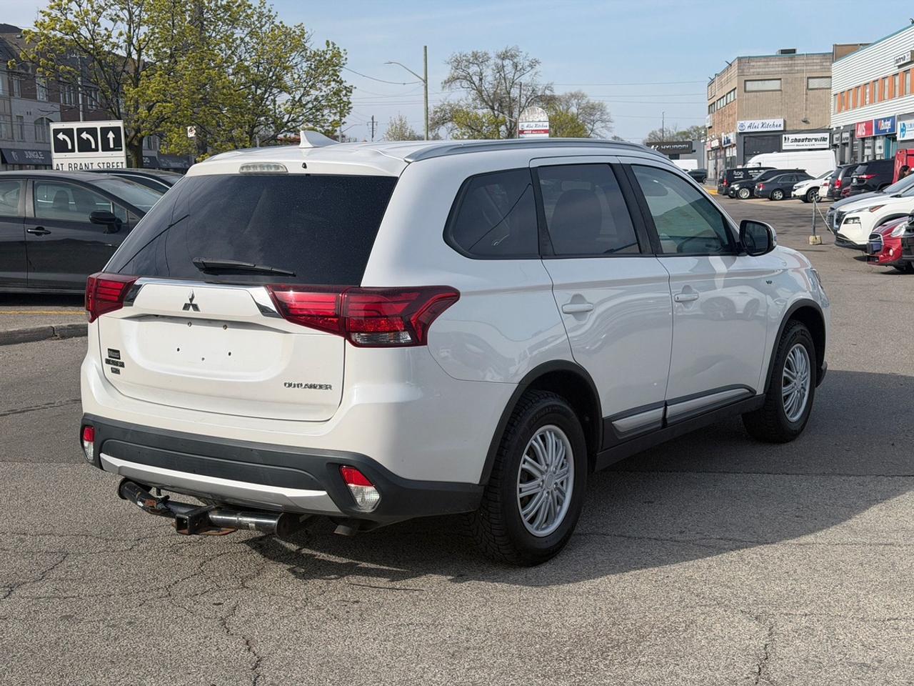 2018 Mitsubishi Outlander SE Photo