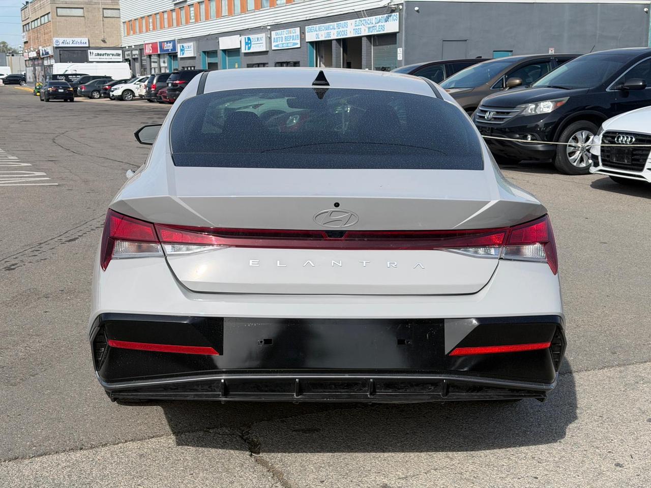 2024 Hyundai Elantra SEL Photo