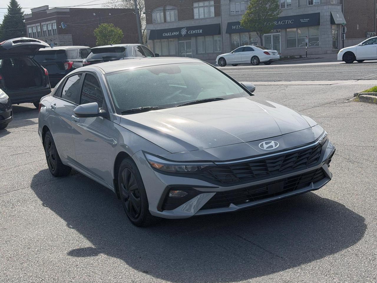 2024 Hyundai Elantra SEL Photo2