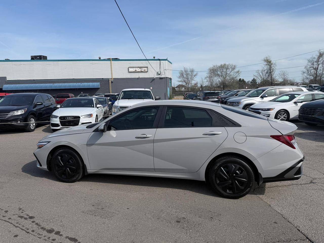 2024 Hyundai Elantra SEL Photo