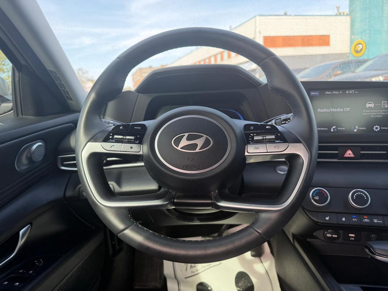 2024 Hyundai Elantra SEL Photo