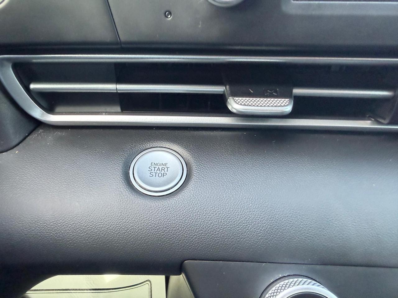 2024 Hyundai Elantra SEL Photo