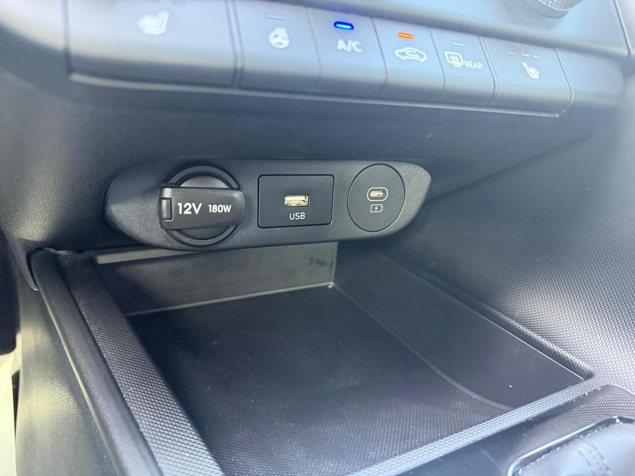 2024 Hyundai Elantra SEL Photo