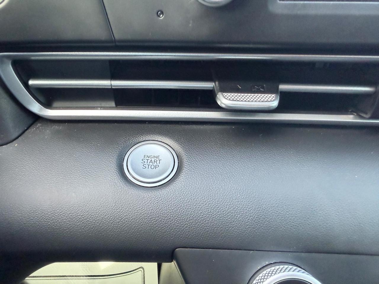 2024 Hyundai Elantra SEL Photo