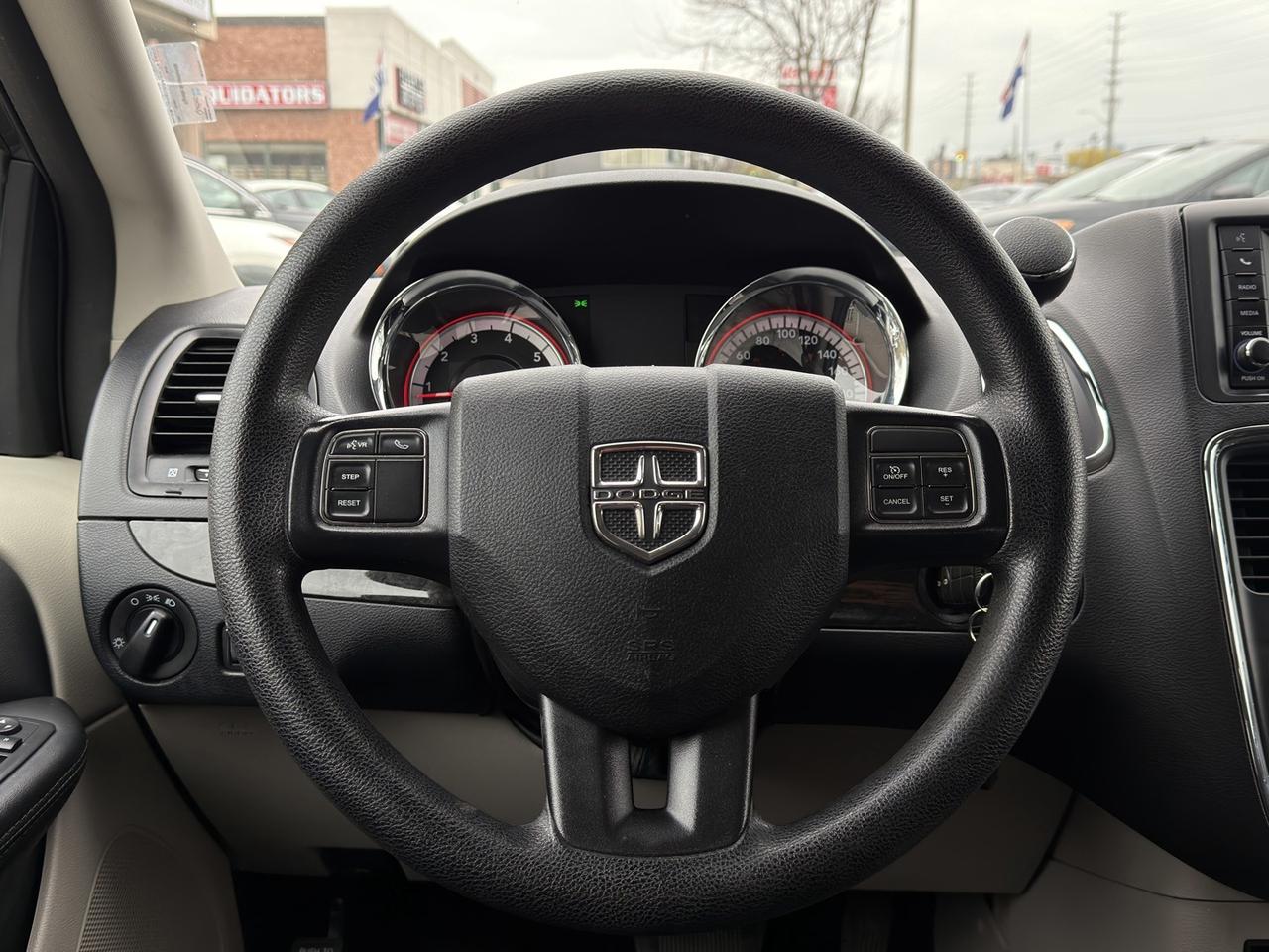 2019 Dodge Grand Caravan SXT   Stow n Go   7Pass   Dual Climate   Rev Cam Photo