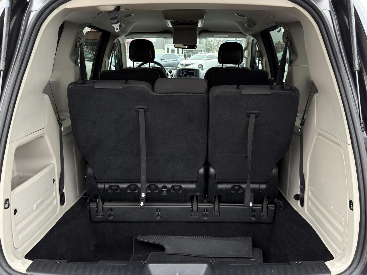 2019 Dodge Grand Caravan SXT   Stow n Go   7Pass   Dual Climate   Rev Cam Photo