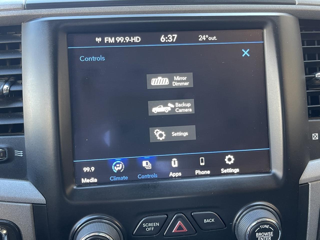 2021 RAM 1500 Classic classic Tradesman 6'4 BOX / Remote Start / Rev Cam Photo