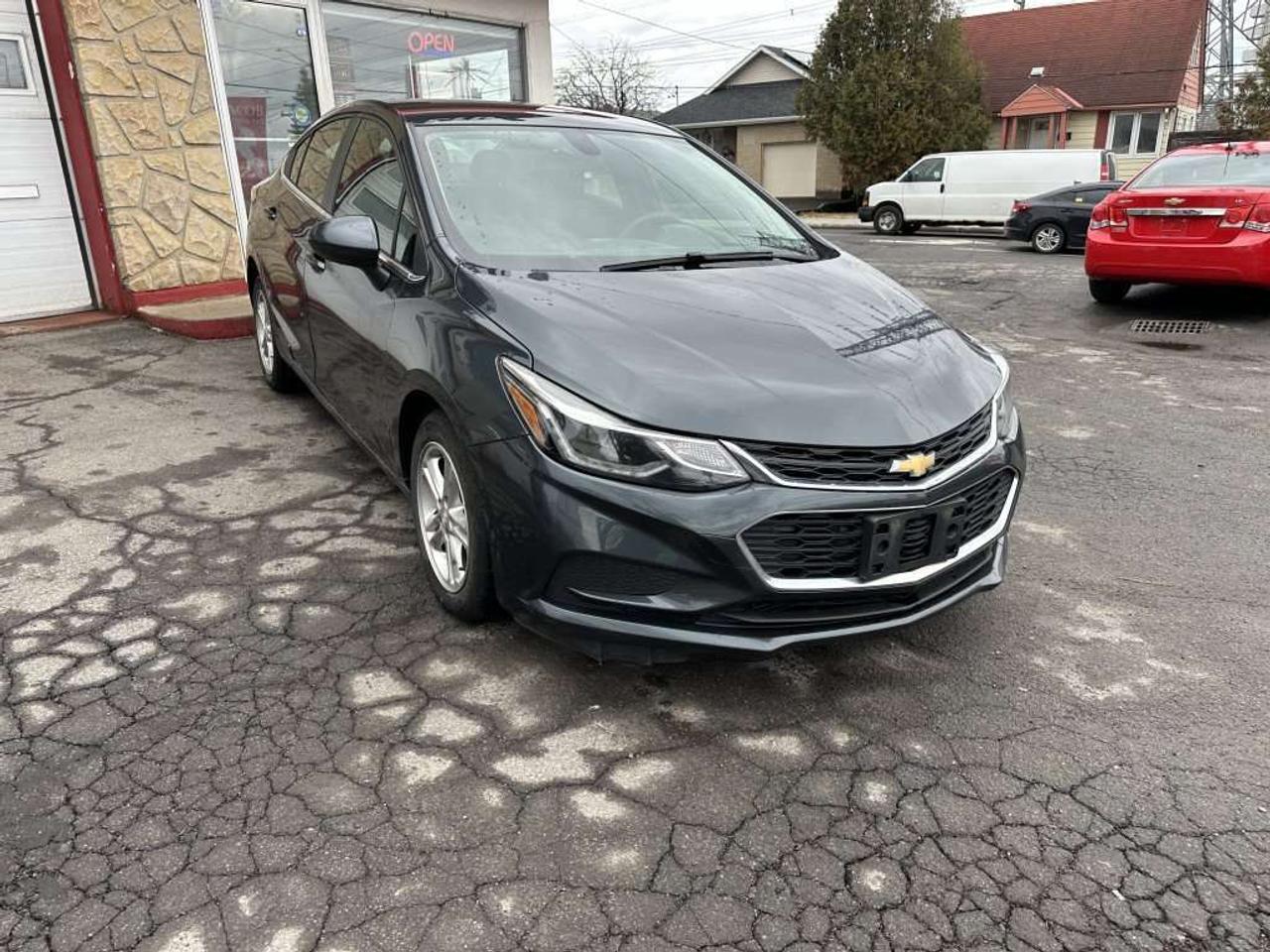 2018 Chevrolet Cruze LT Photo