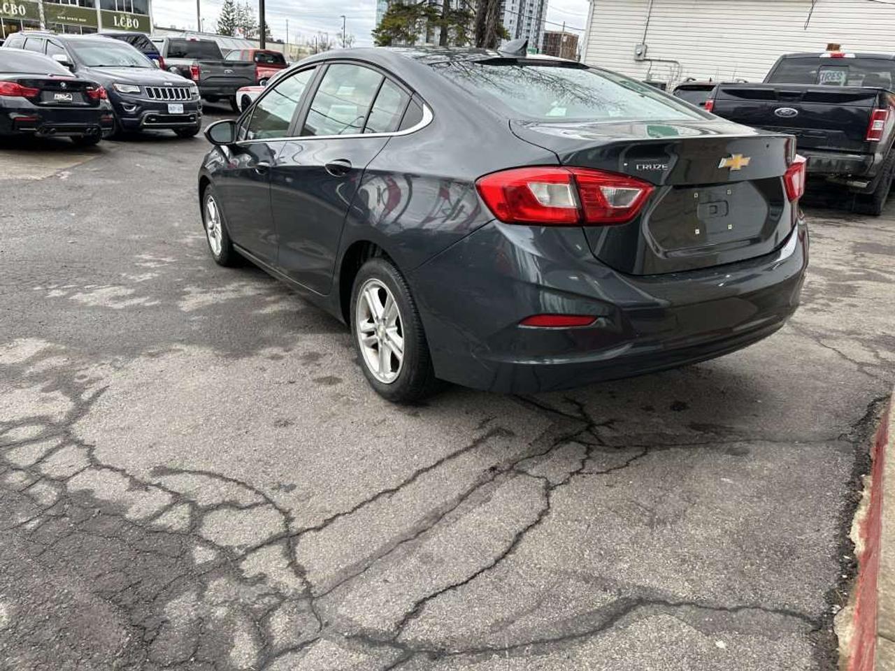 2018 Chevrolet Cruze LT Photo