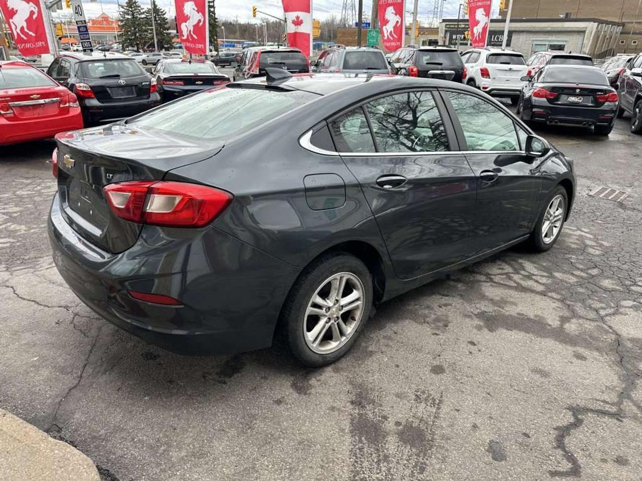 2018 Chevrolet Cruze LT Photo