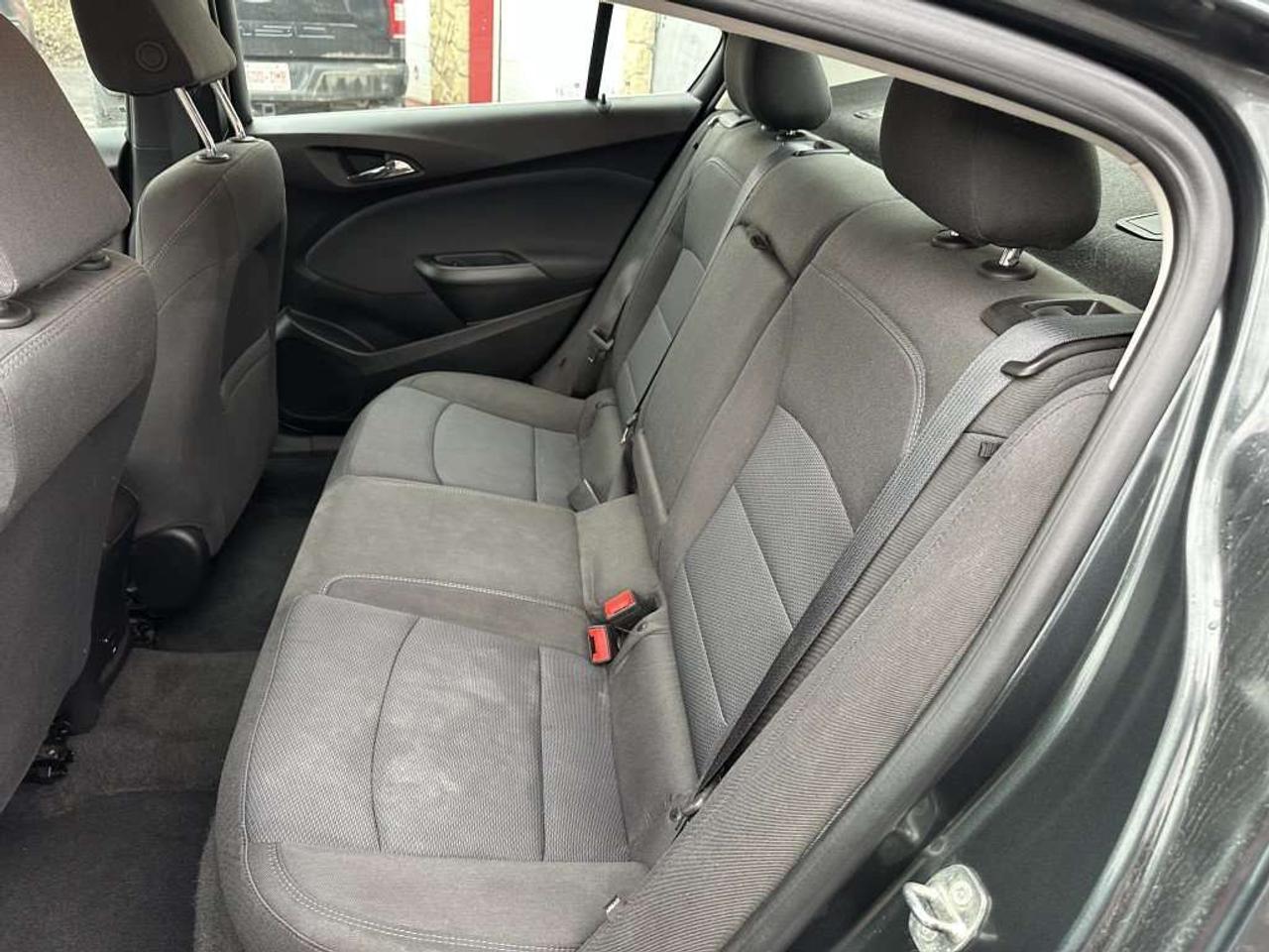 2018 Chevrolet Cruze LT Photo