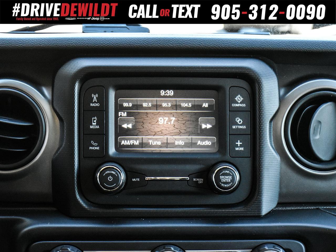 2020 Jeep WRANGLER UNLIMITED WILLYS   V6 ENGINE   ONE OWNER Photo