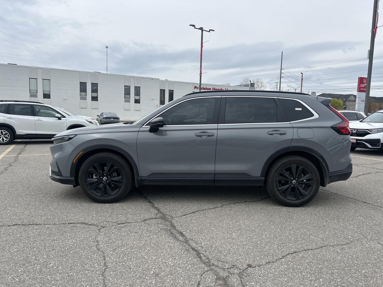2024 Honda CR-V Touring Photo2