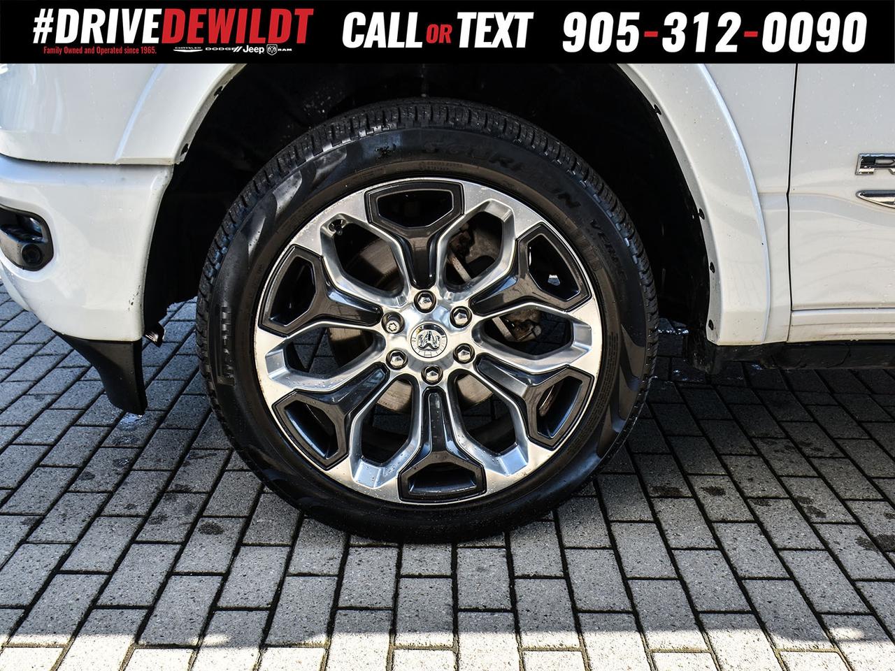 2022 RAM 1500 LIMITED   BRAND NEW TIRES + BRAKES   PANO ROOF Photo