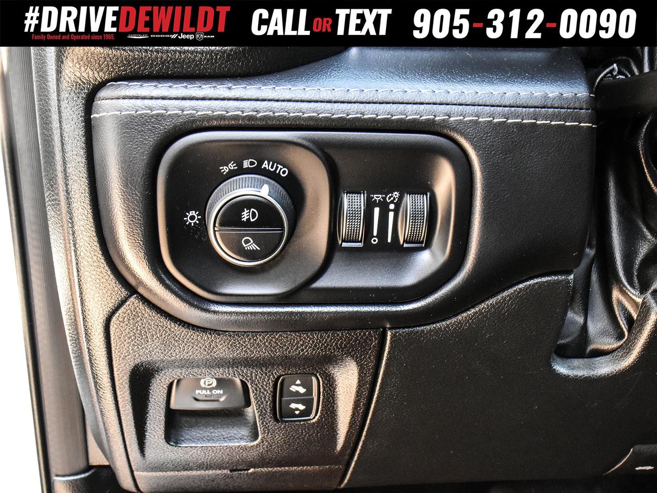 2022 RAM 1500 LIMITED   BRAND NEW TIRES + BRAKES   PANO ROOF Photo
