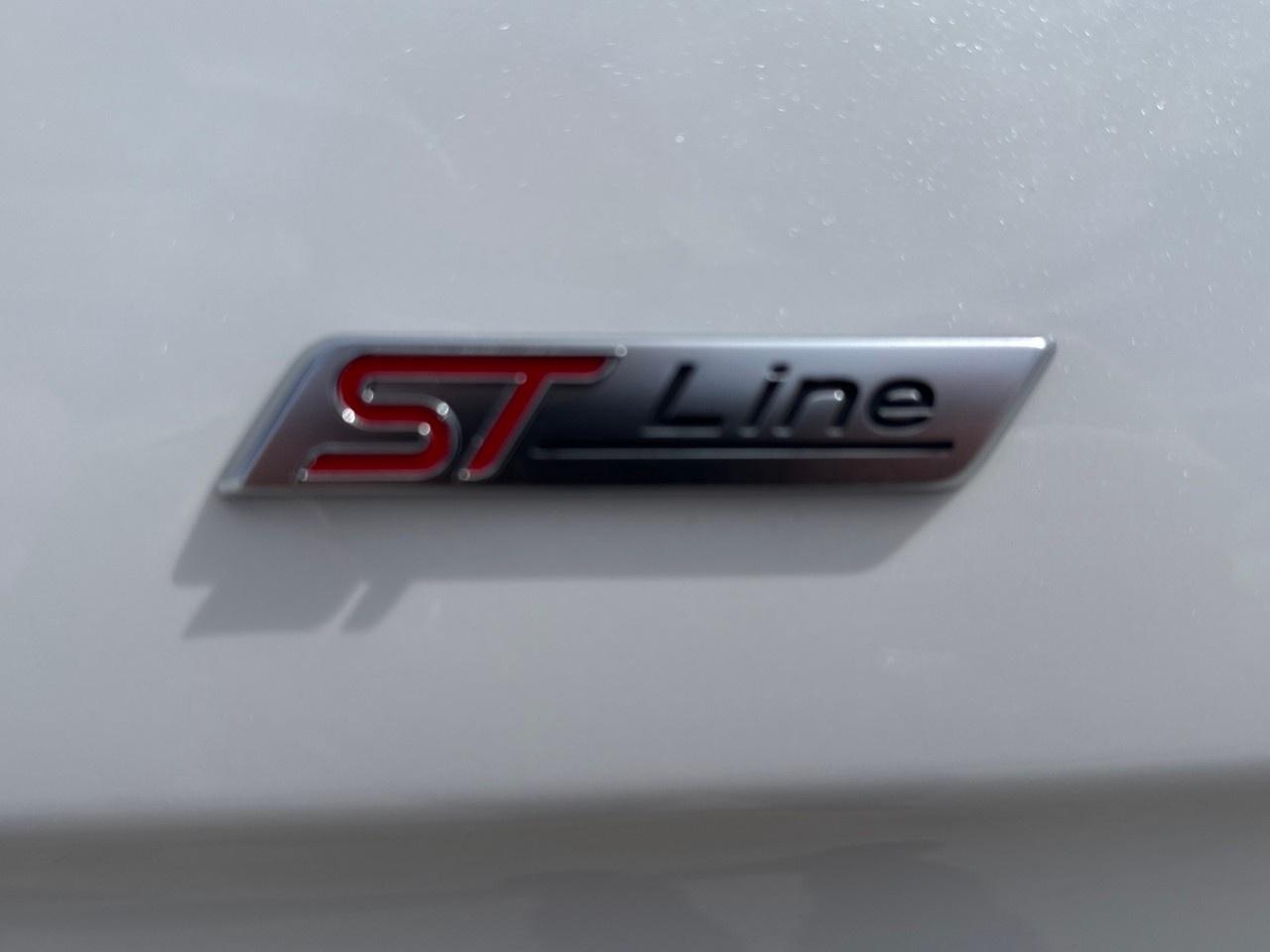 2022 Ford Edge ST Line AWD Photo