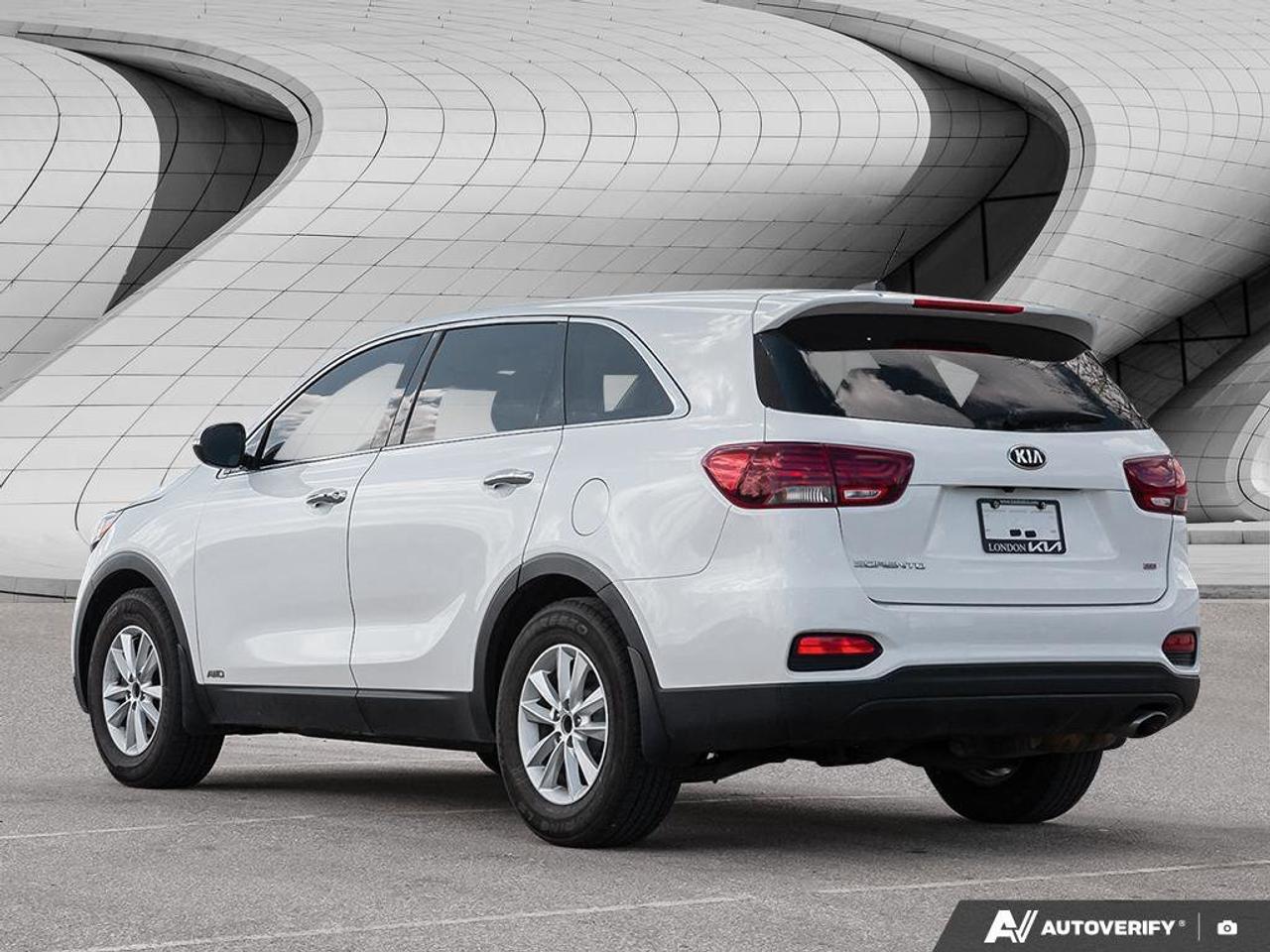 2020 Kia Sorento LX Photo3