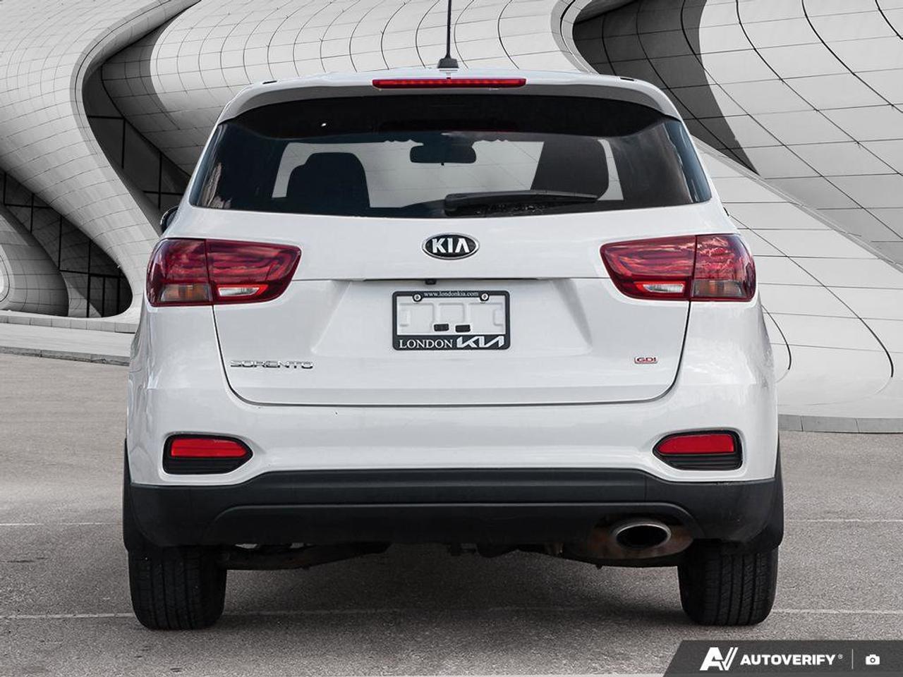 2020 Kia Sorento LX Photo4