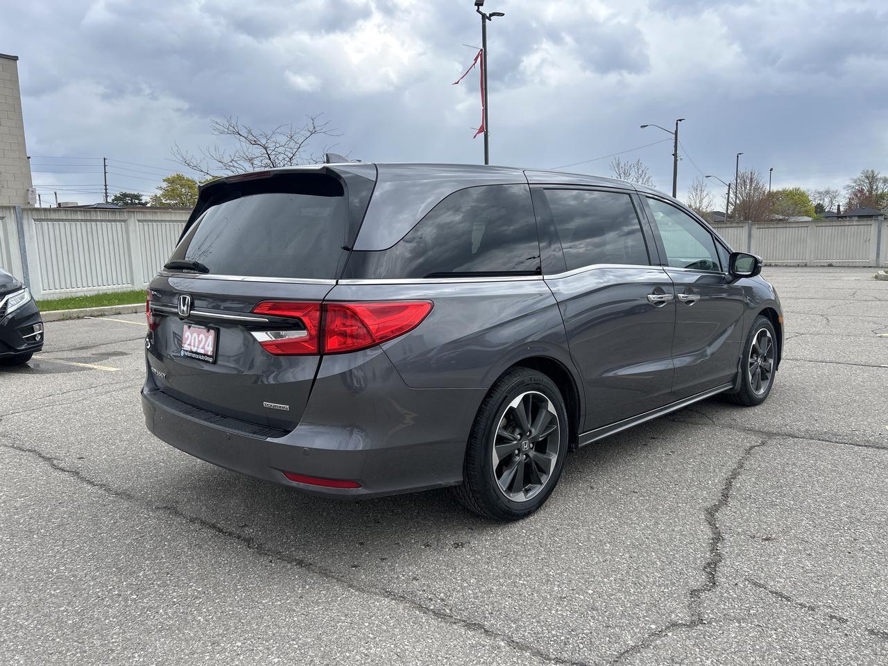 2024 Honda Odyssey Touring Photo