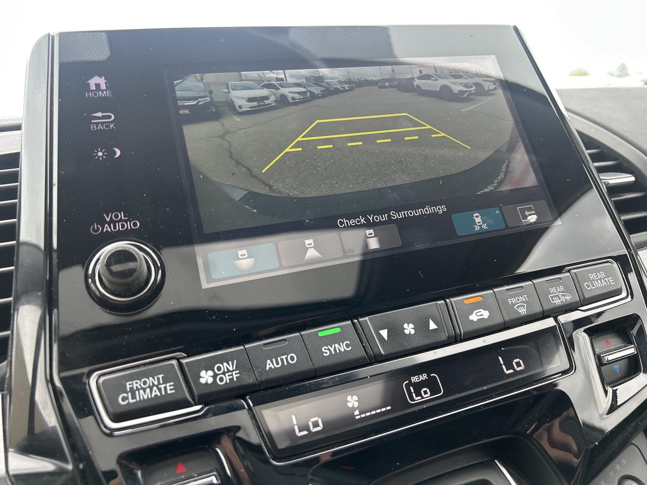 2024 Honda Odyssey Touring Photo