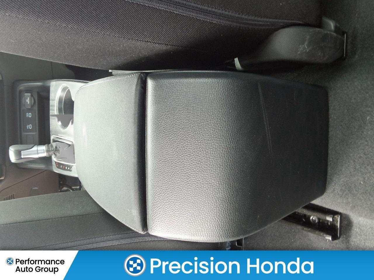 2025 Honda Civic LX CarPlay Bluetooth Rear Camera Low Kms Photo