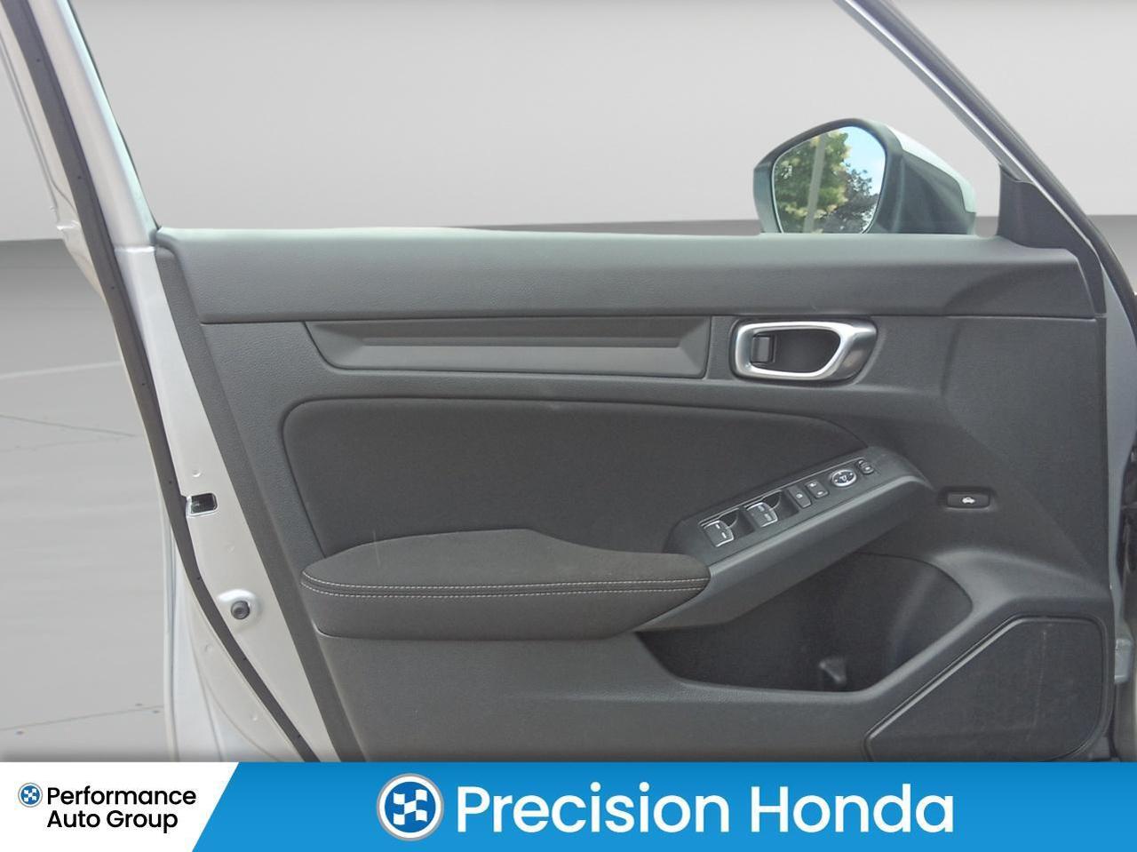 2025 Honda Civic LX CarPlay Bluetooth Rear Camera Low Kms Photo