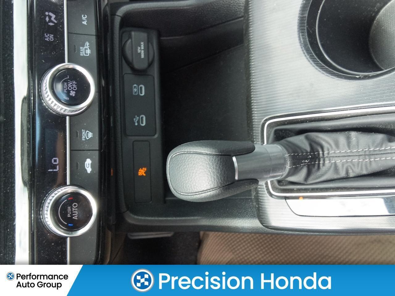 2025 Honda Civic LX CarPlay Bluetooth Rear Camera Low Kms Photo