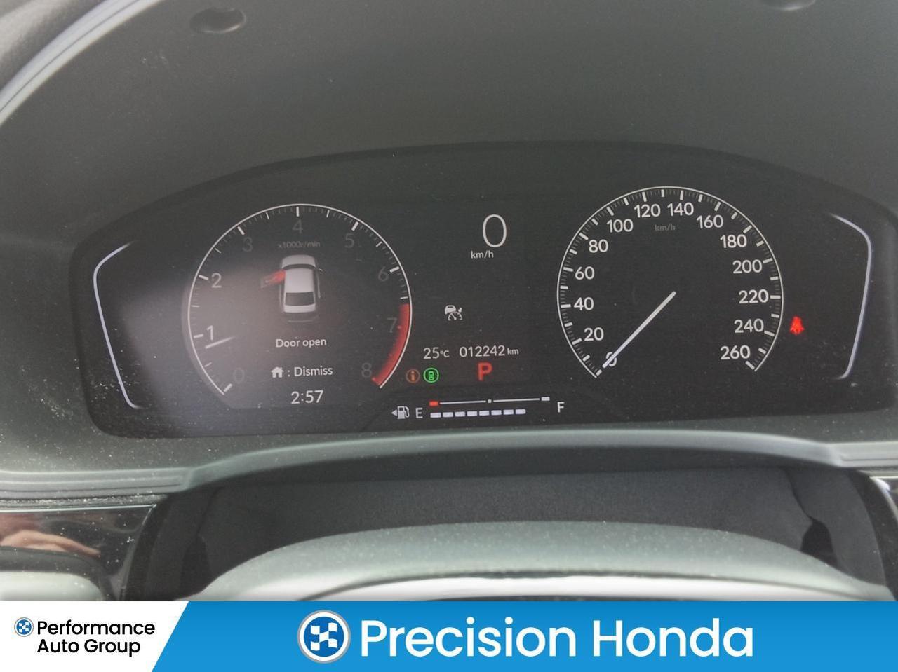 2025 Honda Civic LX CarPlay Bluetooth Rear Camera Low Kms Photo