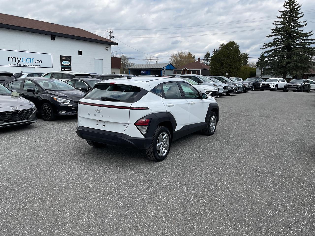 2025 Hyundai KONA 2.0L Essential 4dr All-Wheel Drive Photo