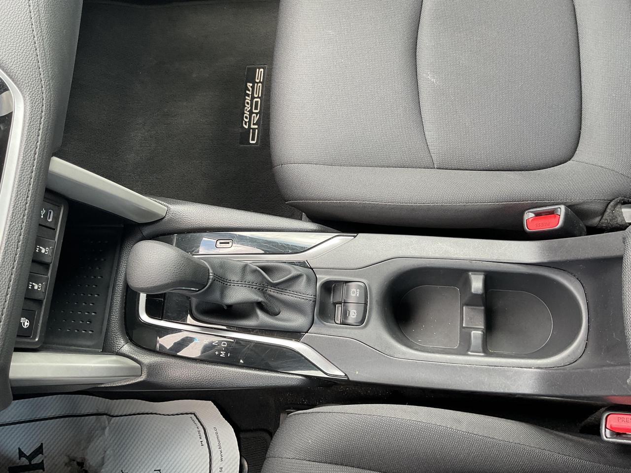 2025 Toyota Corolla Cross LE 4dr All-Wheel Drive Photo