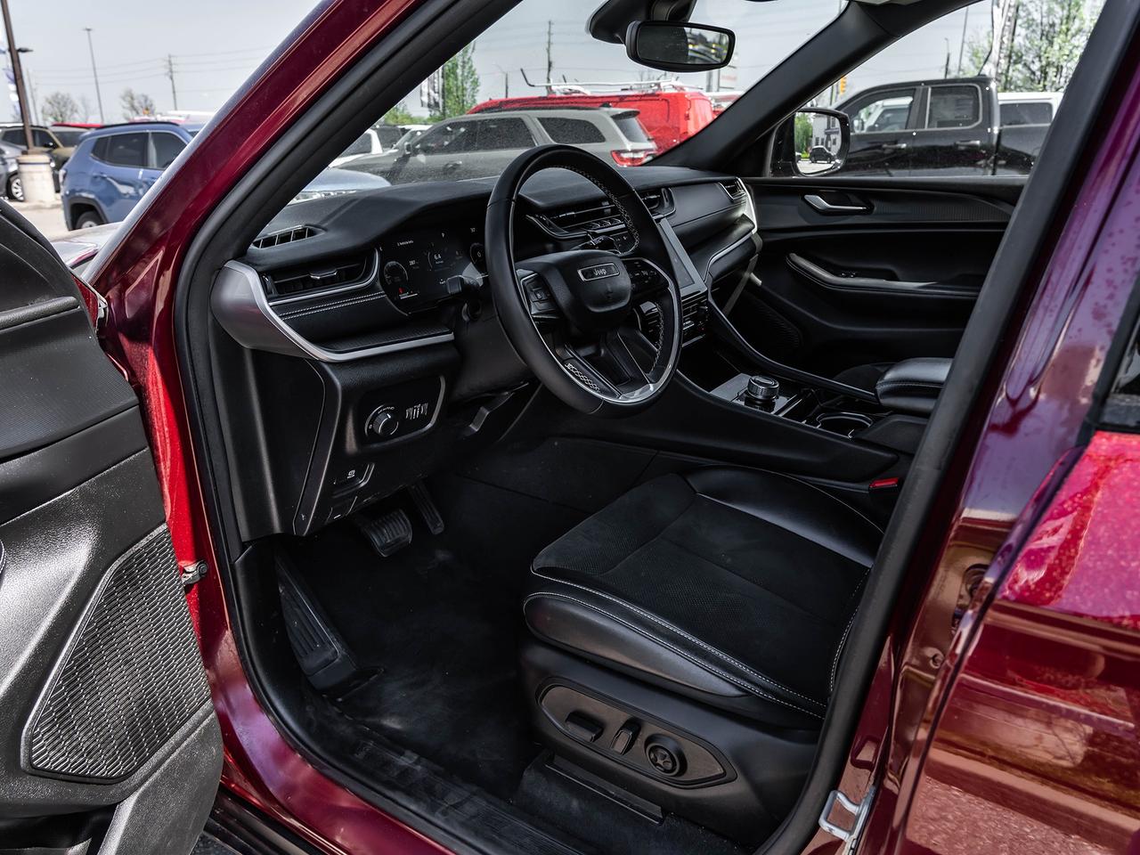 2023 Jeep Grand Cherokee ALTITUDE 4X4 Photo