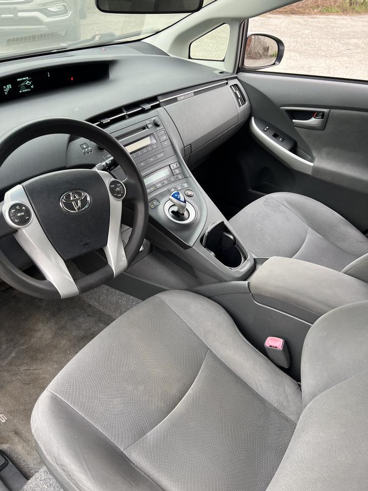2010 Toyota Prius 5dr HB AUTO AC POWER OPTIONS. Photo