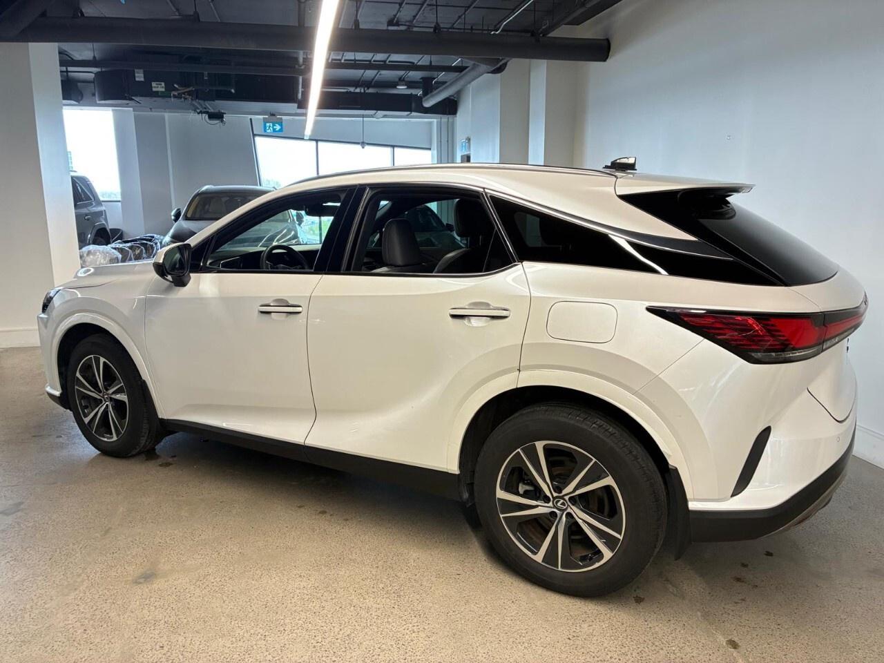 2023 Lexus RX 350h Premium Pkg Lexus Certified Welcome Trades Photo