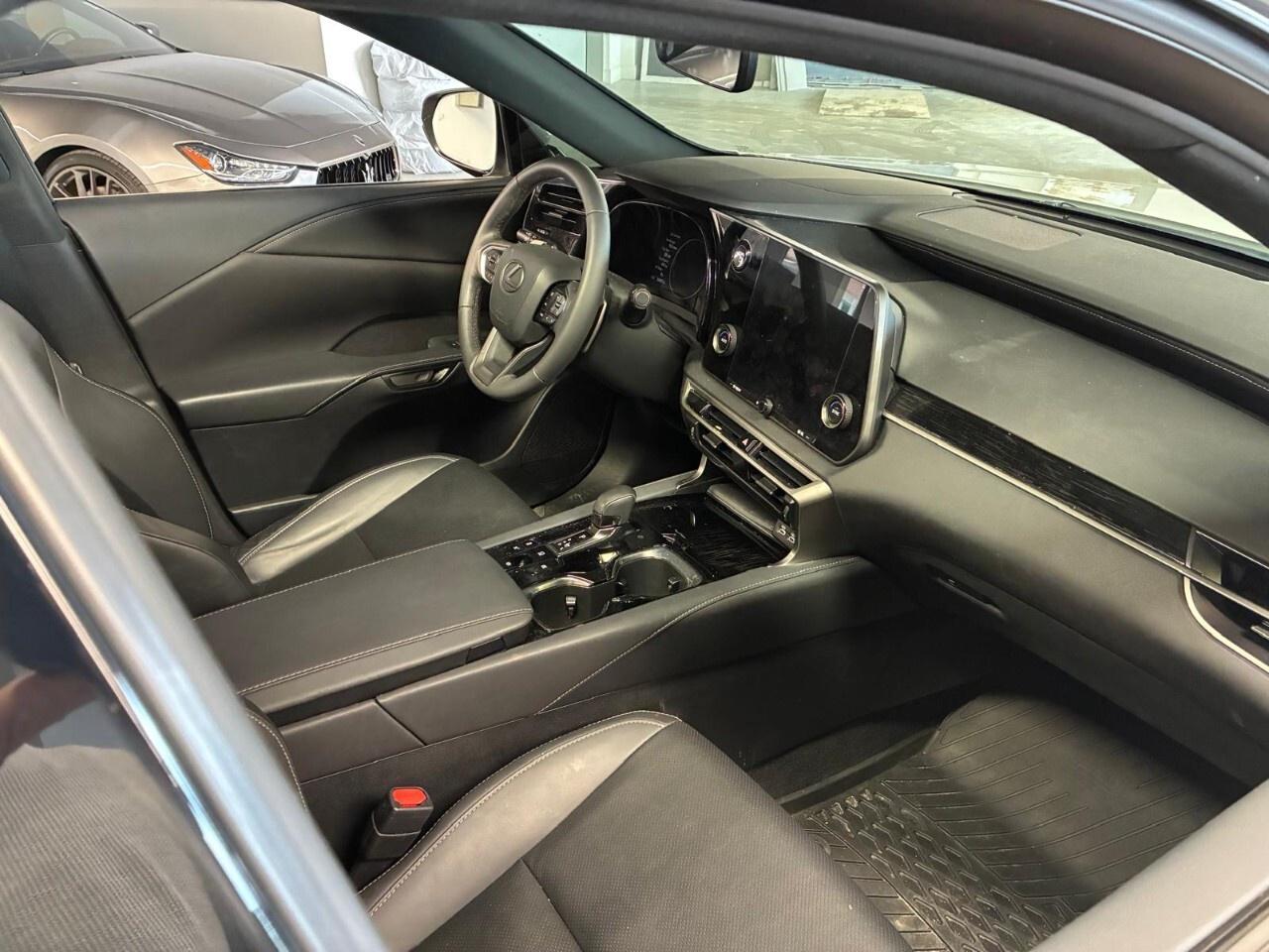 2023 Lexus RX 350h Premium Pkg Lexus Certified Welcome Trades Photo