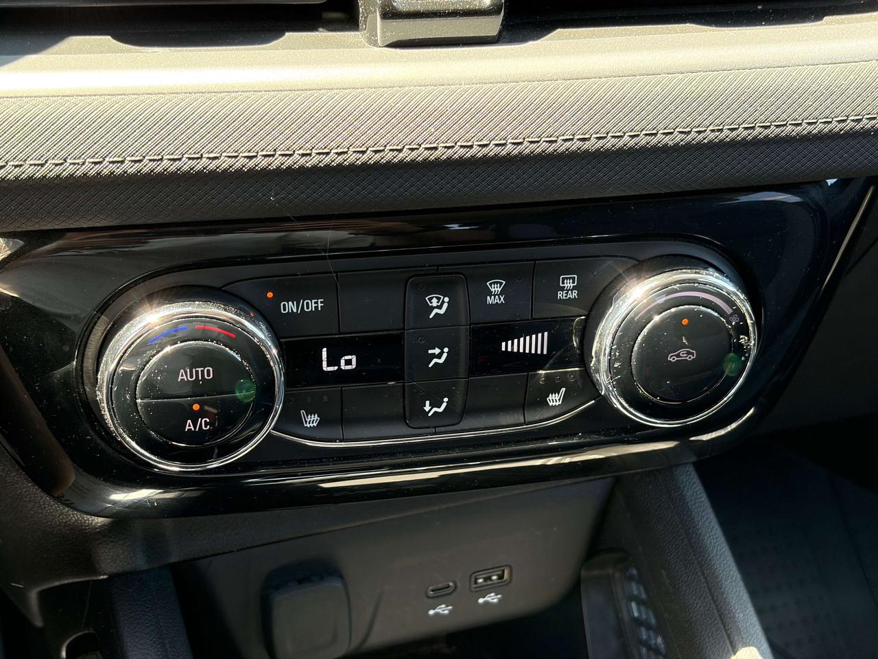 2024 Chevrolet TrailBlazer LT AWD   Heated Seats & Steering Wheel   Blindspot Photo