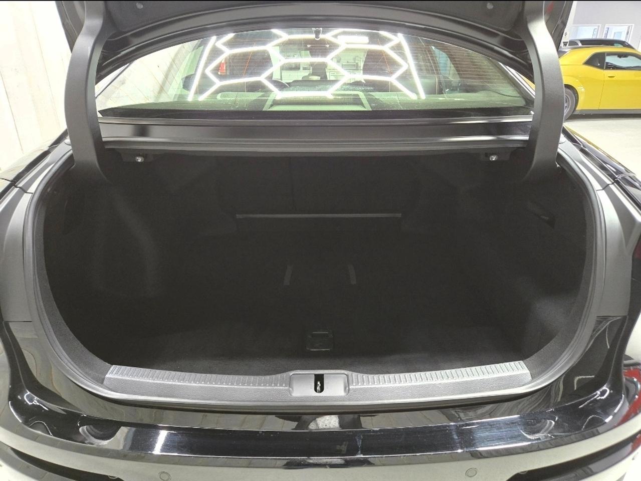 2023 Toyota Crown PLATINUM HYBRID MAX Photo