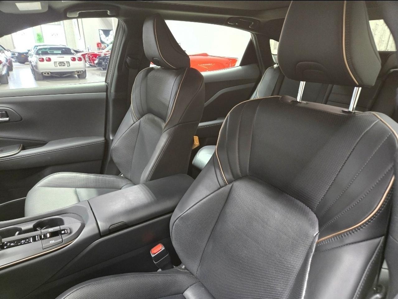 2023 Toyota Crown PLATINUM HYBRID MAX Photo