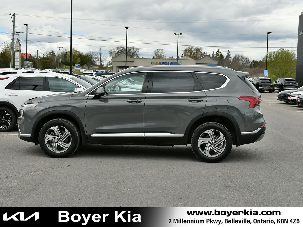 2023 Hyundai Santa Fe Preferred Photo2