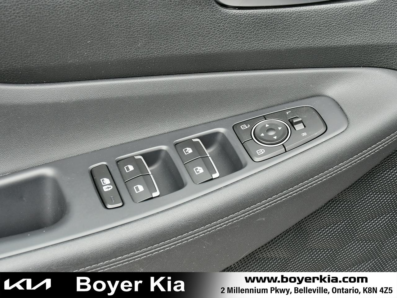 2023 Hyundai Santa Fe Preferred Photo
