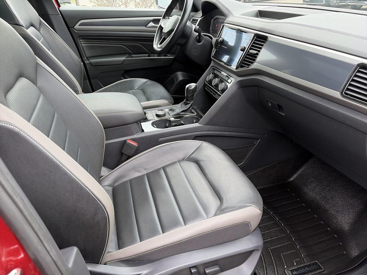 2020 Volkswagen Atlas Cross Sport Execline 3.6L 8sp at w/Tip 4MOTION Leather  Alloy Photo