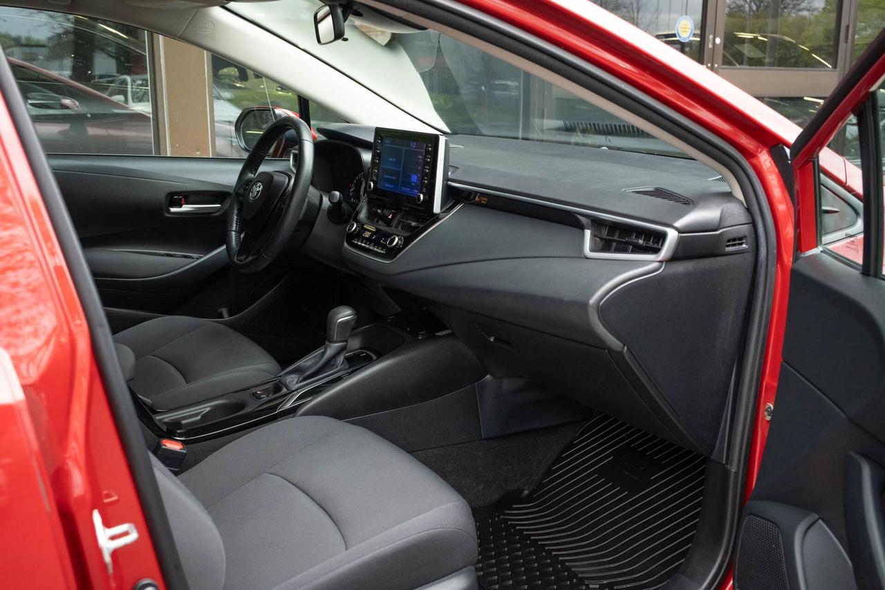 2020 Toyota Corolla LE UPGRADE PACKAGE Photo
