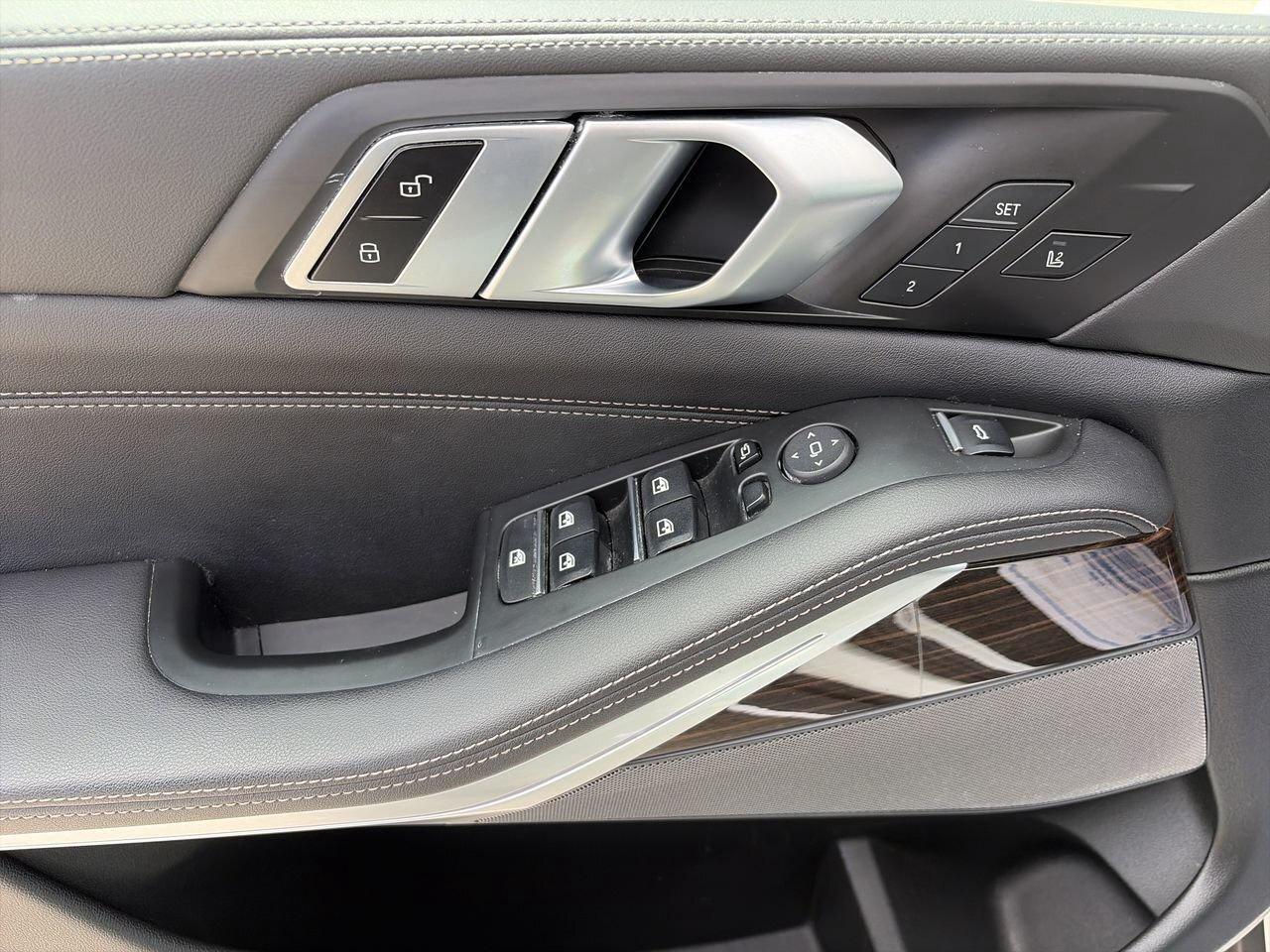 2024 BMW X5 xDrive40i Remote Starter  Alloy Wheels  Woodgrain Photo