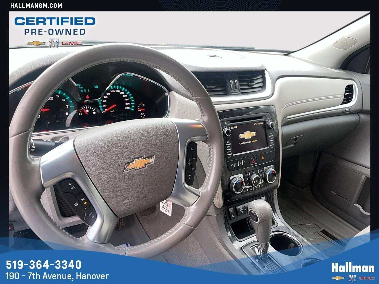 2017 Chevrolet Traverse LT 2LT Front-Wheel Drive Photo