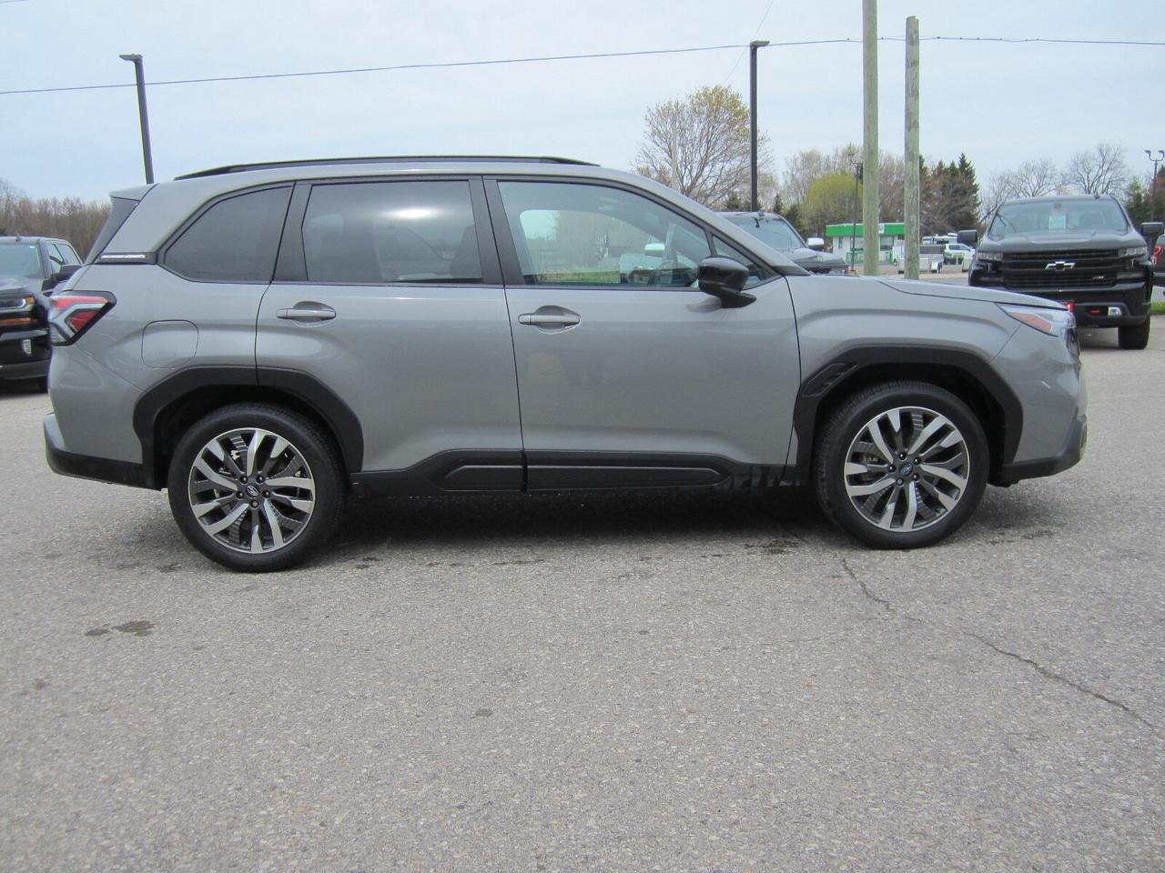 2025 Subaru Forester Premier AWD ONE OWNER NO ACCIDENTS Photo