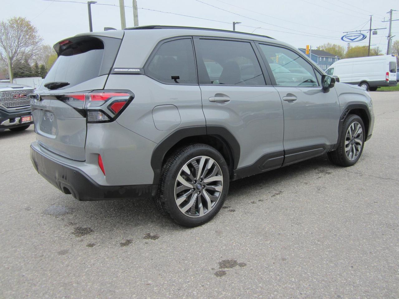 2025 Subaru Forester Premier AWD ONE OWNER NO ACCIDENTS Photo